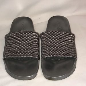 Katy Perry slip on flip-flops The Jimmi